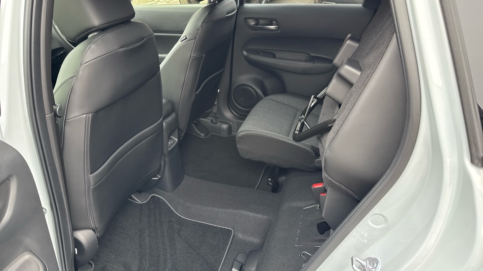 Honda Jazz 1.5 i-MMD Hybrid Advance 5dr eCVT Hybrid Hatchback - Image 37