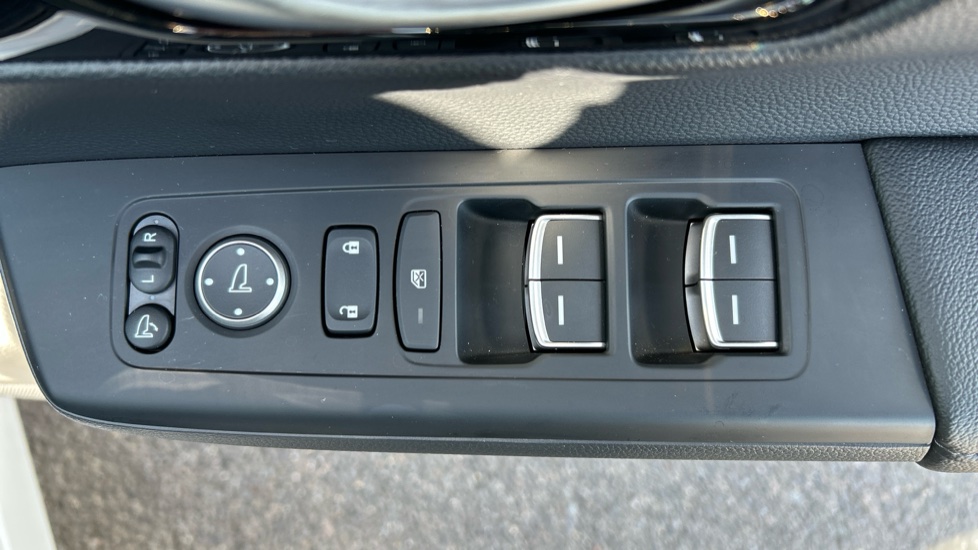 Honda CR-V 2.0 ePHEV Advance Tech 5dr eCVT Estate - Image 32