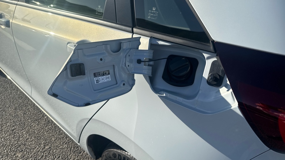 Honda Jazz 1.5 i-MMD Hybrid Elegance 5dr eCVT Hybrid Hatchback - Image 17