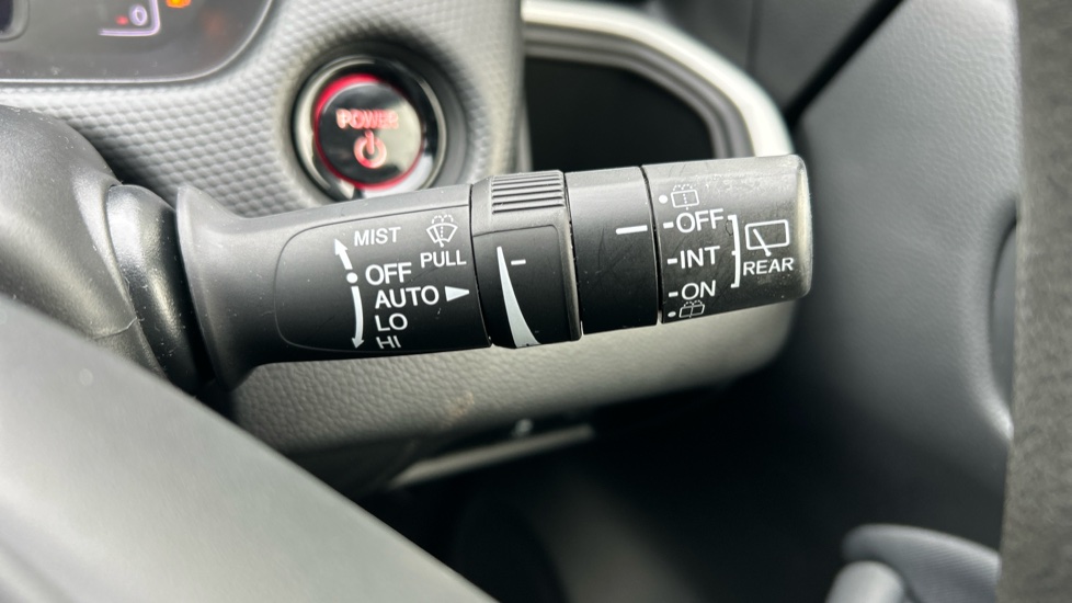 Honda Jazz 1.5 i-MMD Hybrid SE 5dr eCVT Hybrid Hatchback - Image 17