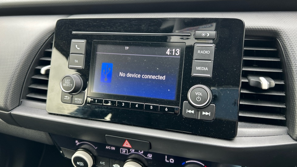 Honda Jazz 1.5 i-MMD Hybrid SE 5dr eCVT Hybrid Hatchback - Image 21