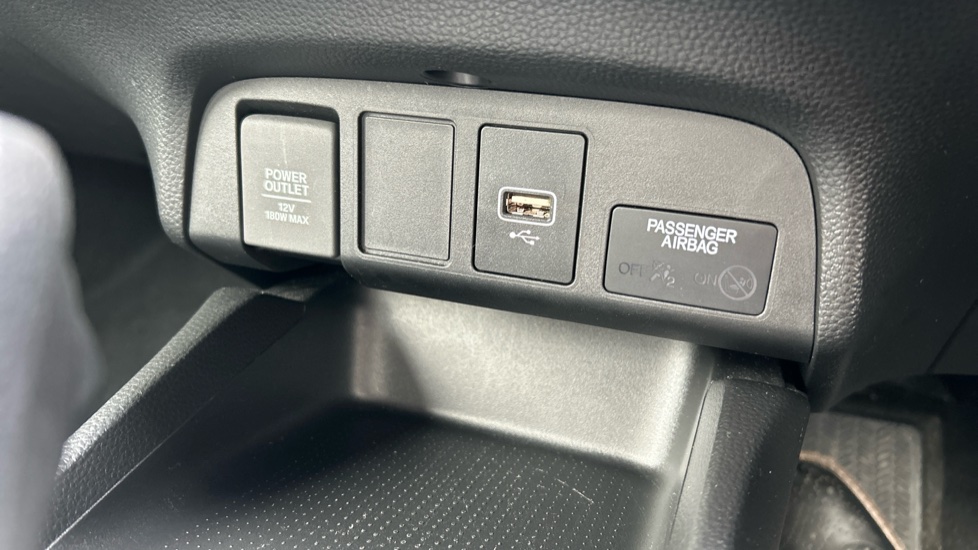 Honda Jazz 1.5 i-MMD Hybrid SE 5dr eCVT Hybrid Hatchback - Image 27