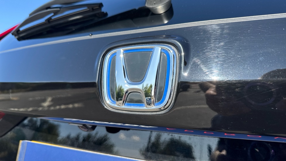 Honda CR-V 2.0 eHEV Elegance 5dr eCVT Hybrid Estate - Image 43