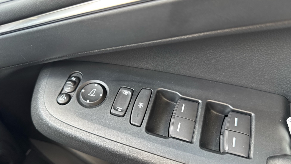 Honda HR-V 1.5 eHEV Advance 5dr CVT Hybrid Hatchback - Image 15