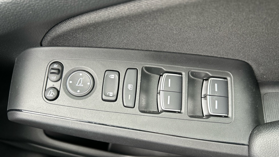 Honda Civic 2.0 eHEV Sport 5dr CVT Hybrid Hatchback - Image 27