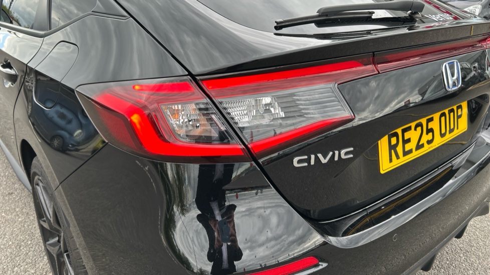 Honda Civic 2.0 eHEV Sport 5dr CVT Hybrid Hatchback - Image 42