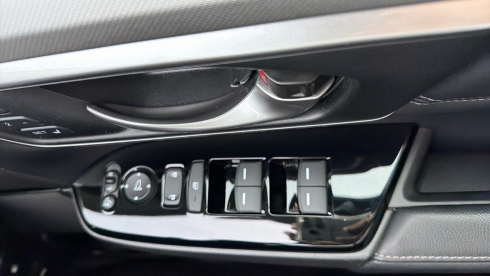 Honda CR-V 2.0 i-MMD Hybrid EX 5dr eCVT Hybrid Estate - Image 25