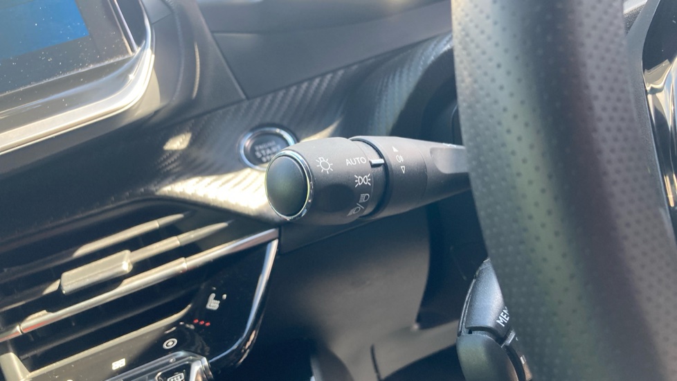 Peugeot 2008 100kW GT 50kWh 5dr Auto Electric Estate - Image 31