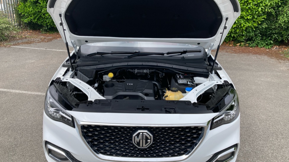 MG HS 1.5 T-GDI Exclusive 5dr Petrol Hatchback - Image 8