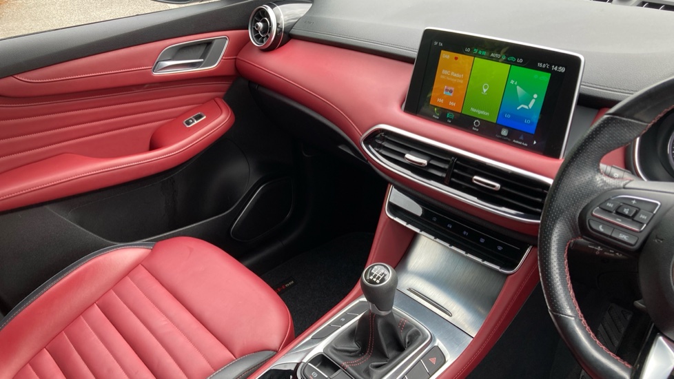 MG HS 1.5 T-GDI Exclusive 5dr Petrol Hatchback - Image 14