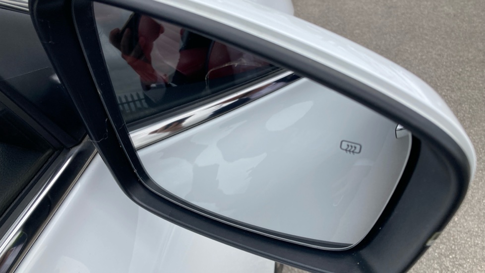 MG HS 1.5 T-GDI Exclusive 5dr Petrol Hatchback - Image 28