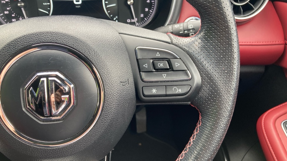 MG HS 1.5 T-GDI Exclusive 5dr Petrol Hatchback - Image 33