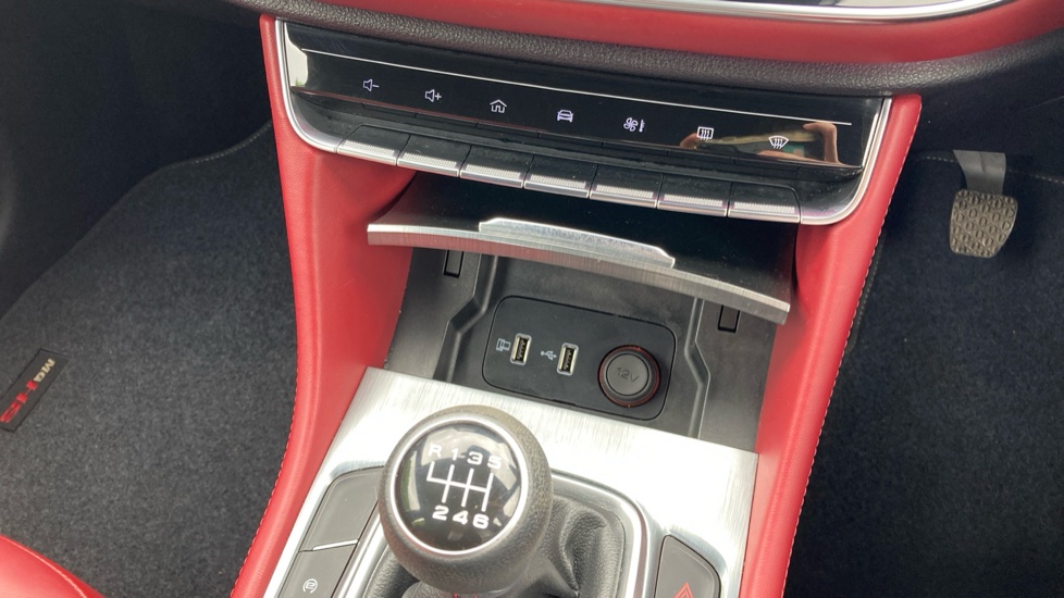 MG HS 1.5 T-GDI Exclusive 5dr Petrol Hatchback - Image 38
