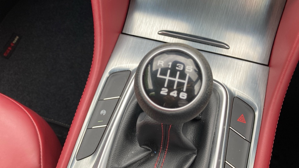MG HS 1.5 T-GDI Exclusive 5dr Petrol Hatchback - Image 40