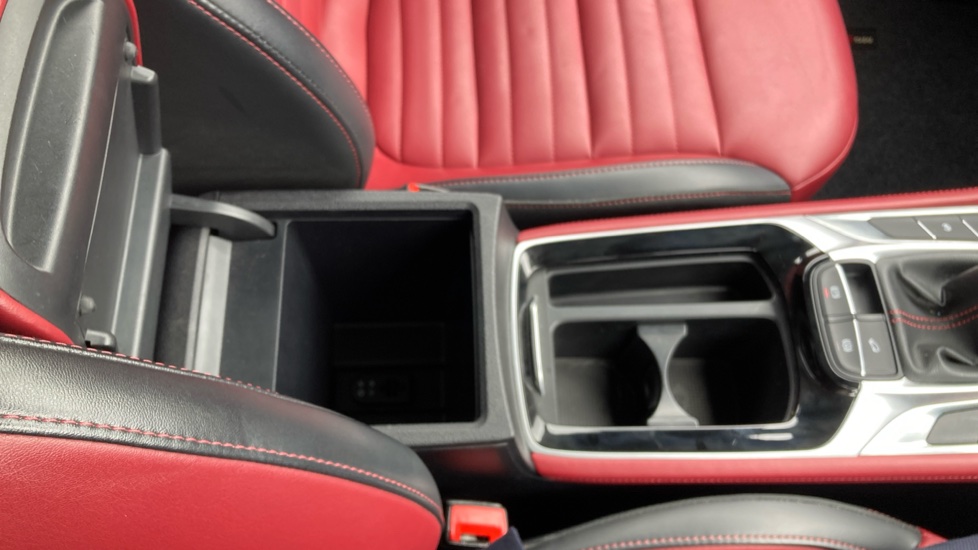 MG HS 1.5 T-GDI Exclusive 5dr Petrol Hatchback - Image 42