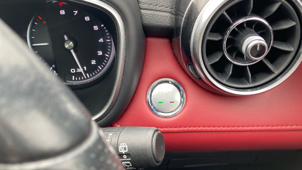 MG HS 1.5 T-GDI Exclusive 5dr Petrol Hatchback - Image 49