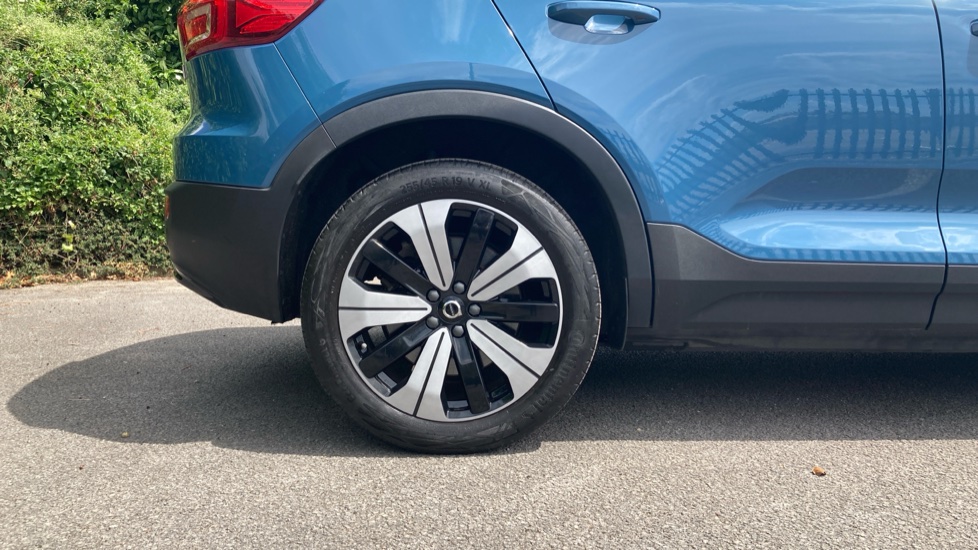 Volvo XC40 170kW Recharge Plus 69kWh 5dr Auto Electric Estate - Image 7