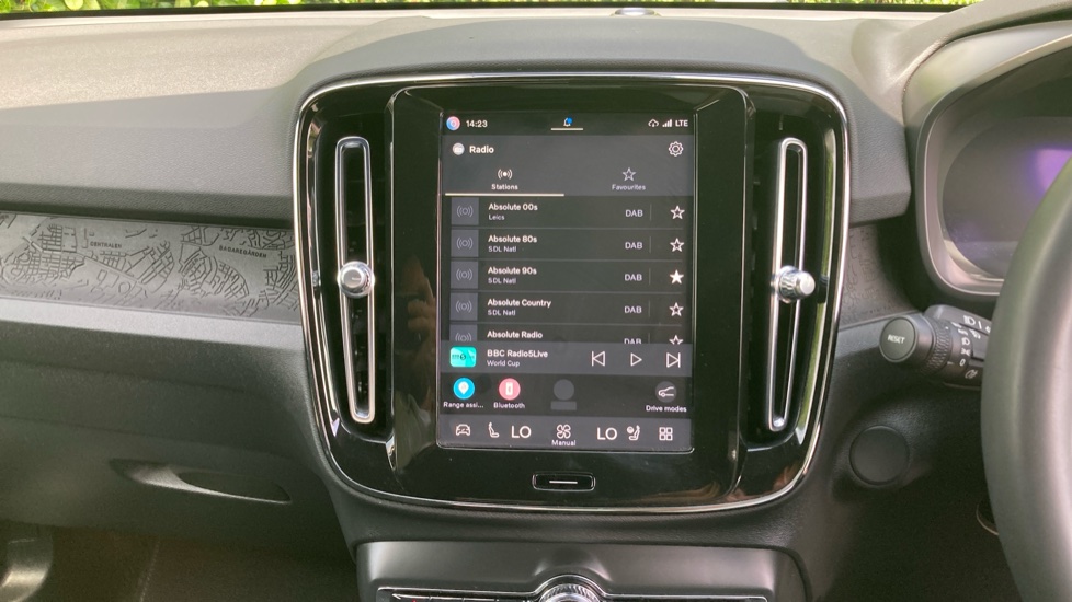 Volvo XC40 170kW Recharge Plus 69kWh 5dr Auto Electric Estate - Image 12