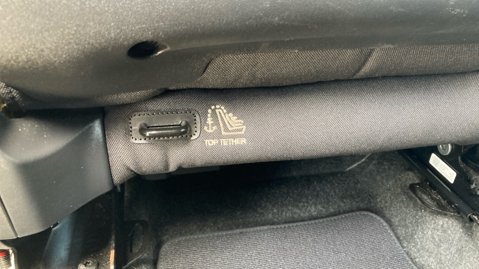 Volvo XC40 170kW Recharge Plus 69kWh 5dr Auto Electric Estate - Image 31