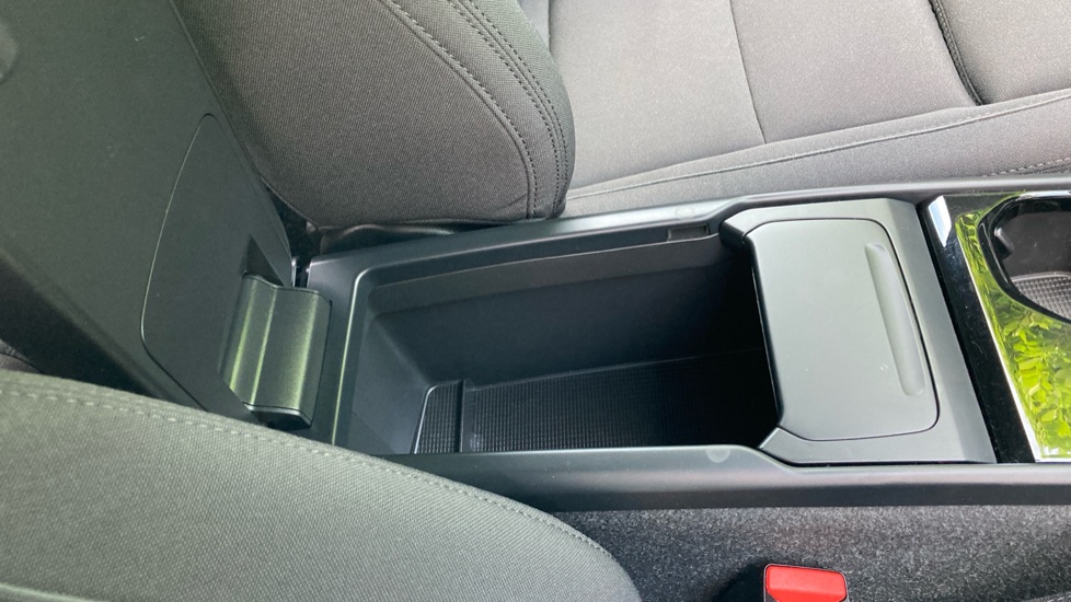 Volvo XC40 170kW Recharge Plus 69kWh 5dr Auto Electric Estate - Image 36