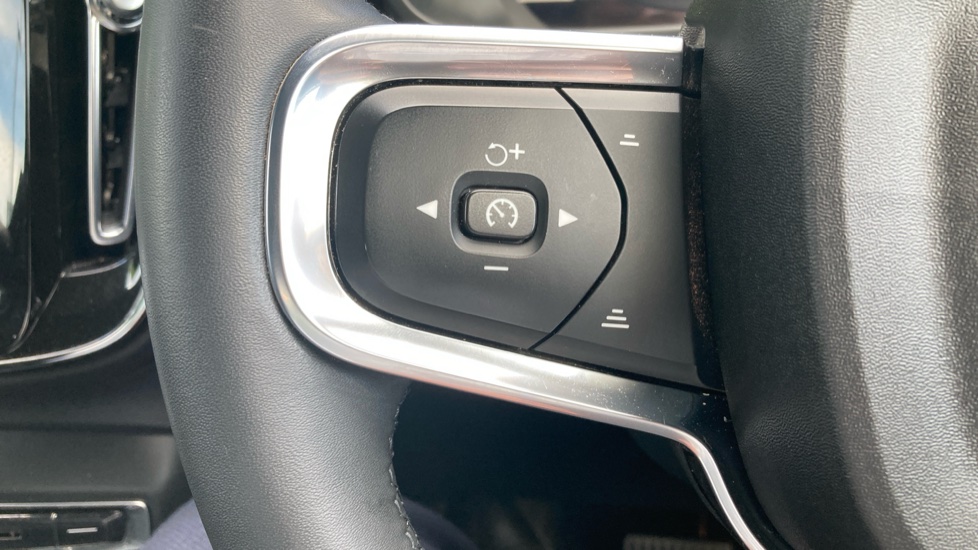 Volvo XC40 170kW Recharge Plus 69kWh 5dr Auto Electric Estate - Image 41