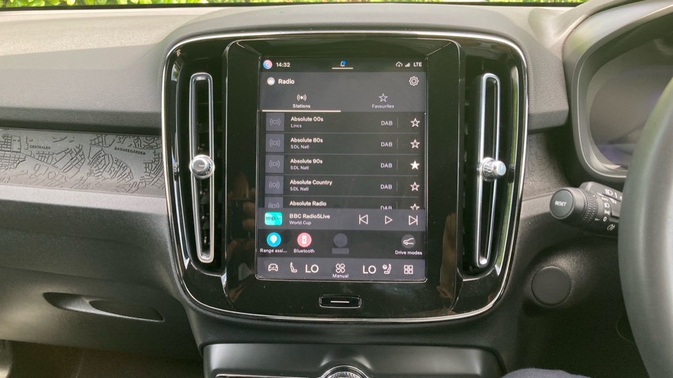 Volvo XC40 170kW Recharge Plus 69kWh 5dr Auto Electric Estate - Image 43