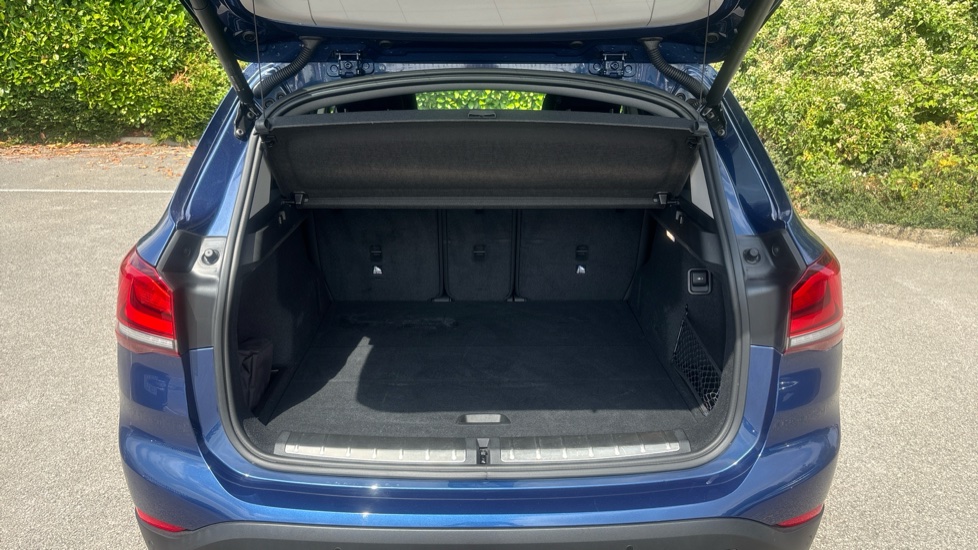 BMW X1 xDrive 20i [178] xLine 5dr Step Auto Petrol Estate - Image 4