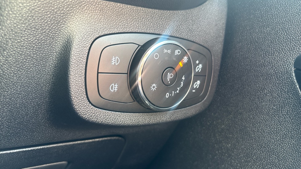 Ford Fiesta 1.0 EcoBoost Active X 5dr Petrol Hatchback - Image 25