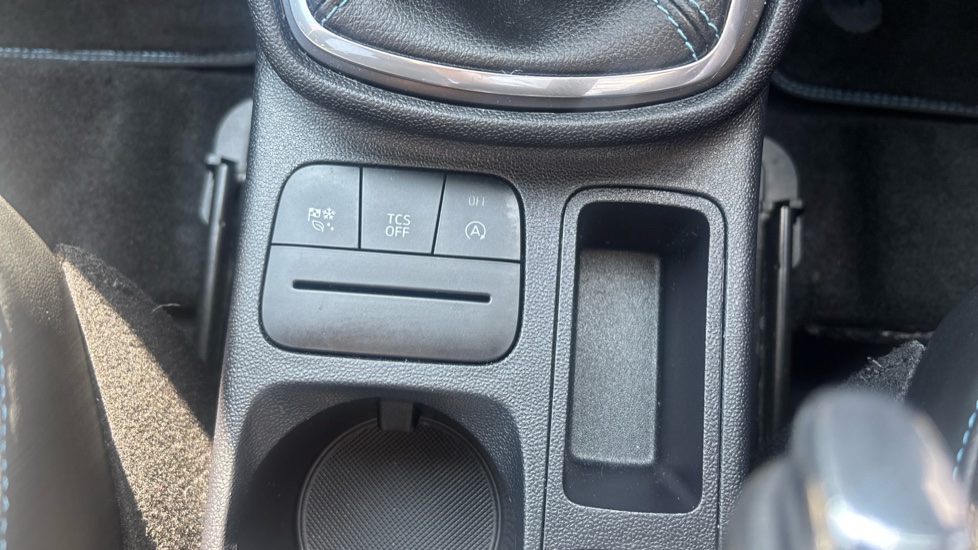 Ford Fiesta 1.0 EcoBoost Active X 5dr Petrol Hatchback - Image 31