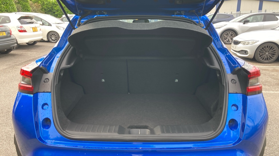 Nissan Juke 1.6 Hybrid N-Connecta 5dr Auto Hybrid Hatchback - Image 4