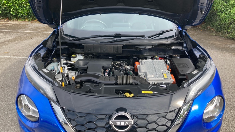 Nissan Juke 1.6 Hybrid N-Connecta 5dr Auto Hybrid Hatchback - Image 8