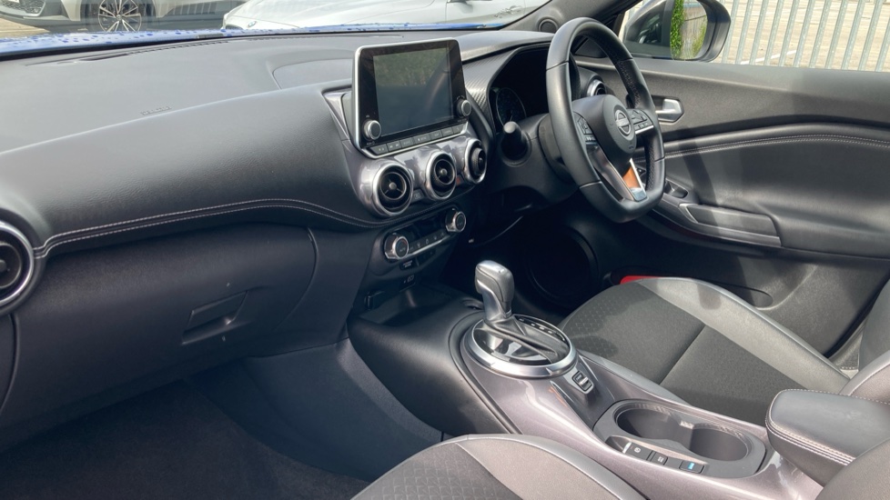 Nissan Juke 1.6 Hybrid N-Connecta 5dr Auto Hybrid Hatchback - Image 9