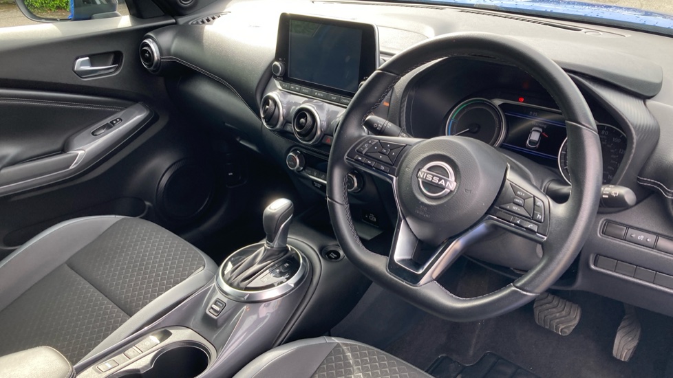 Nissan Juke 1.6 Hybrid N-Connecta 5dr Auto Hybrid Hatchback - Image 11