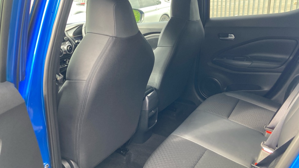 Nissan Juke 1.6 Hybrid N-Connecta 5dr Auto Hybrid Hatchback - Image 16