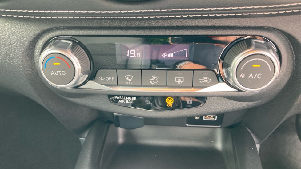 Nissan Juke 1.6 Hybrid N-Connecta 5dr Auto Hybrid Hatchback - Image 36