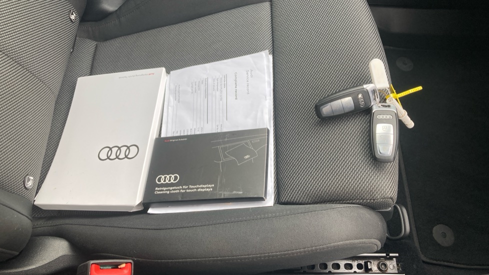 Audi Q4 e-tron 150kW 40 82kWh Sport 5dr Auto Electric Estate - Image 19
