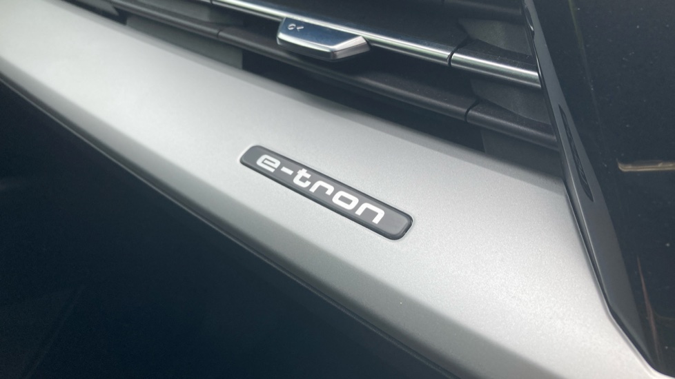 Audi Q4 e-tron 150kW 40 82kWh Sport 5dr Auto Electric Estate - Image 48