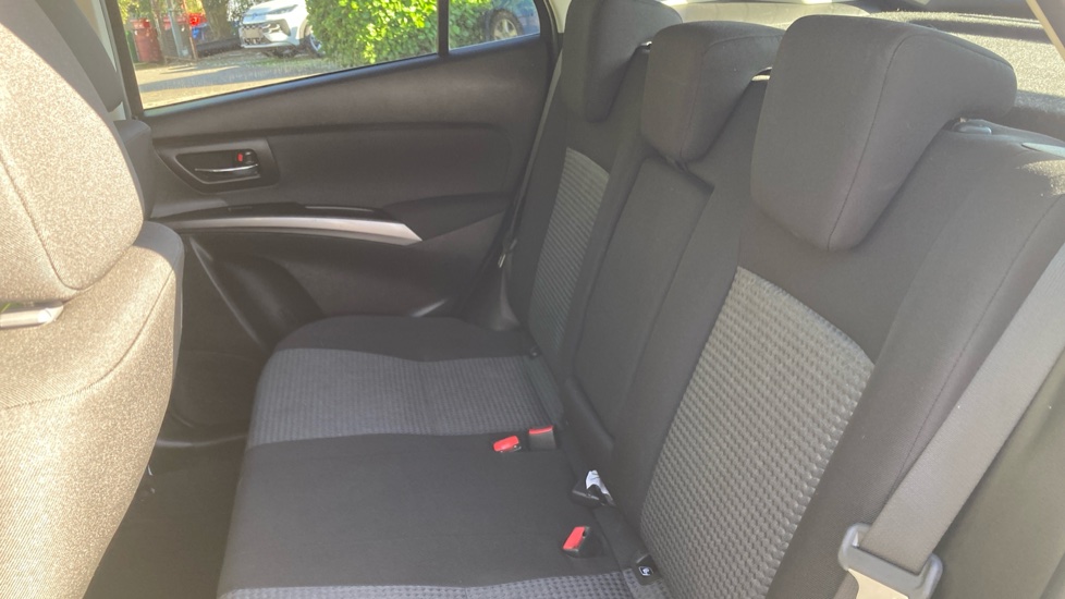 Suzuki S-Cross 1.4 Boosterjet 48V Hybrid Motion 5dr Petrol Hatchback - Image 16
