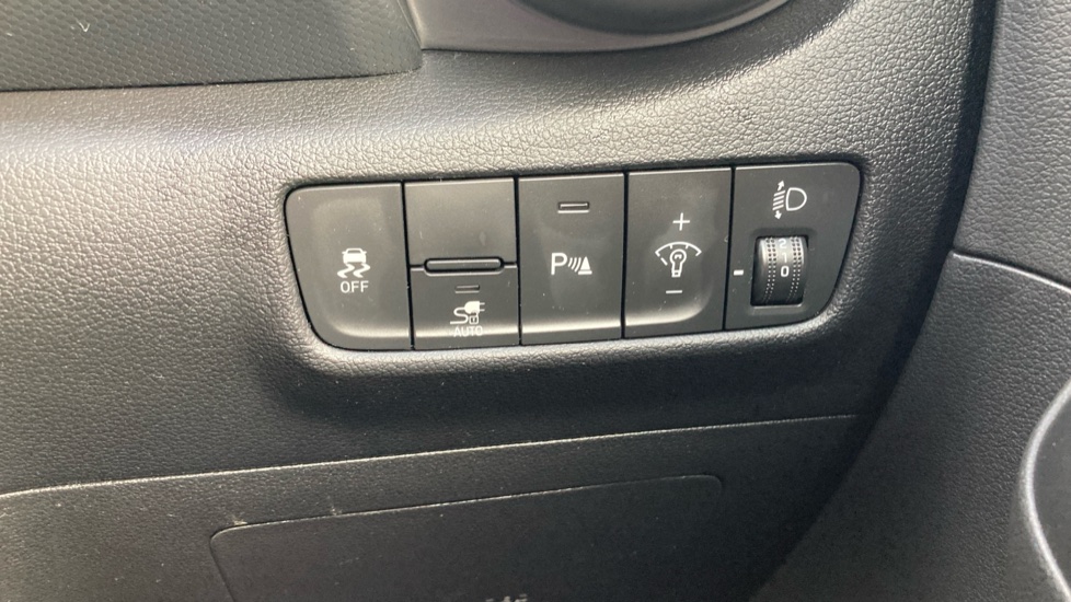 Hyundai KONA 150kW Premium 64kWh 5dr Auto Electric Hatchback - Image 28