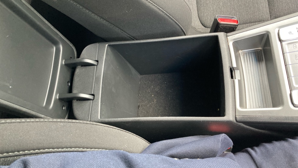 Hyundai KONA 150kW Premium 64kWh 5dr Auto Electric Hatchback - Image 33