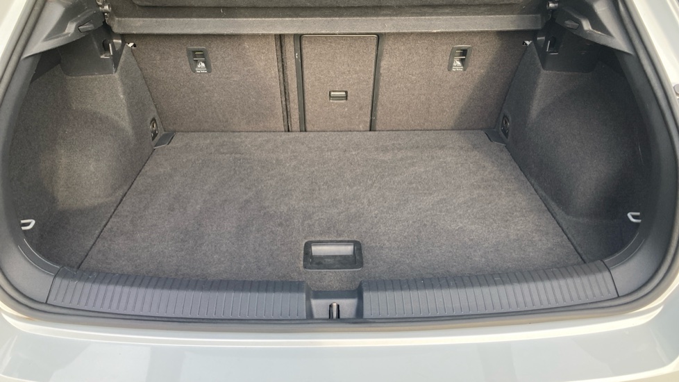 Volkswagen T-Roc 1.6 TDI SE 5dr Diesel Hatchback - Image 39