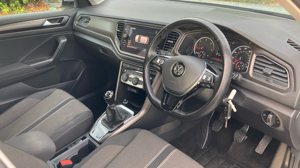 Volkswagen T-Roc 1.6 TDI SE 5dr Diesel Hatchback - Image 44