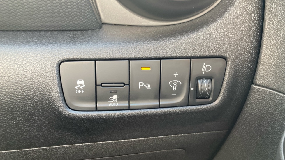 Hyundai KONA 150kW Premium 64kWh 5dr Auto Electric Hatchback - Image 27