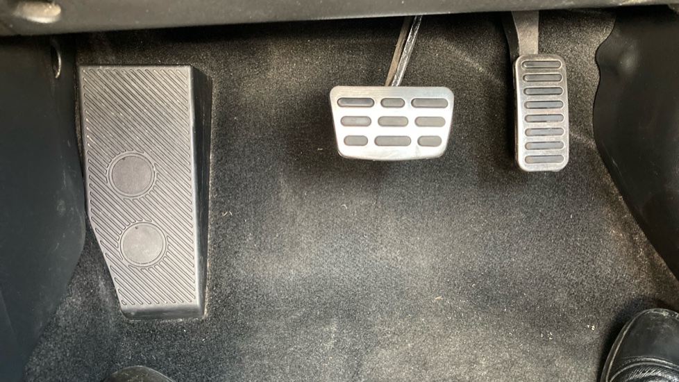 Hyundai KONA 150kW Premium 64kWh 5dr Auto Electric Hatchback - Image 44
