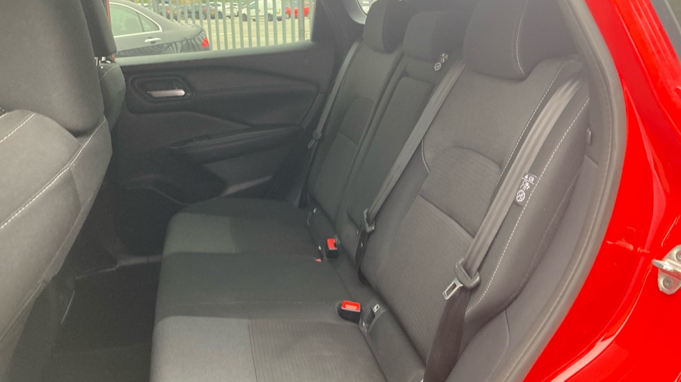 Nissan Qashqai 1.3 DiG-T MH 158 N-Connecta 5dr Xtronic Petrol Hatchback - Image 16