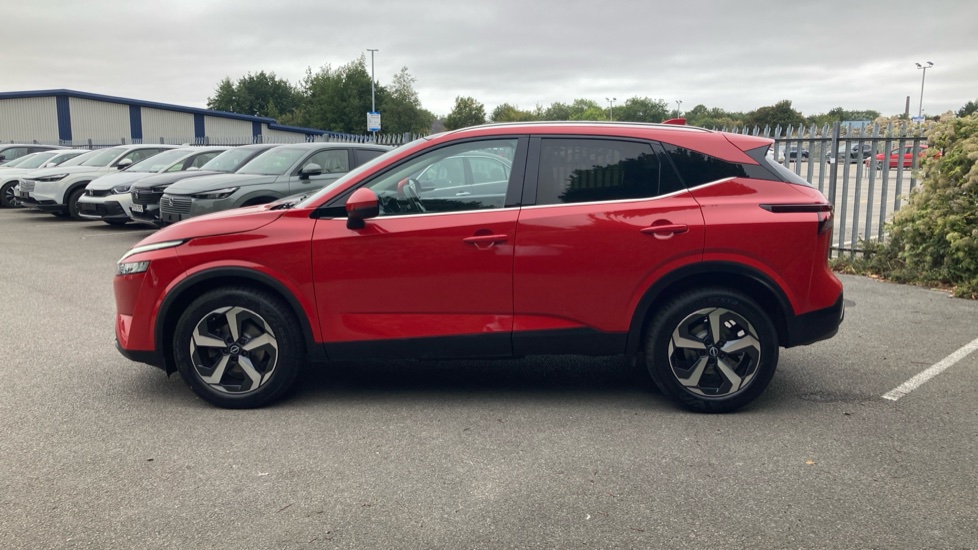 Nissan Qashqai 1.3 DiG-T MH 158 N-Connecta 5dr Xtronic Petrol Hatchback - Image 21