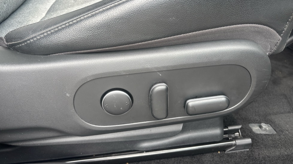 Hyundai IONIQ 5 168kW Premium 77 kWh 5dr Auto [Part Leather] Electric Hatchback - Image 23