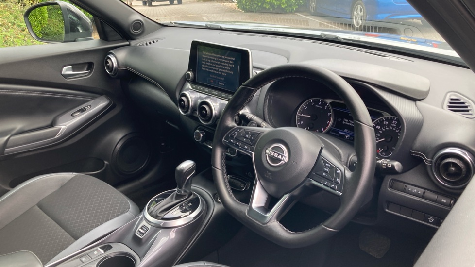 Nissan Juke 1.0 DiG-T 114 N-Connecta 5dr DCT Petrol Hatchback - Image 11
