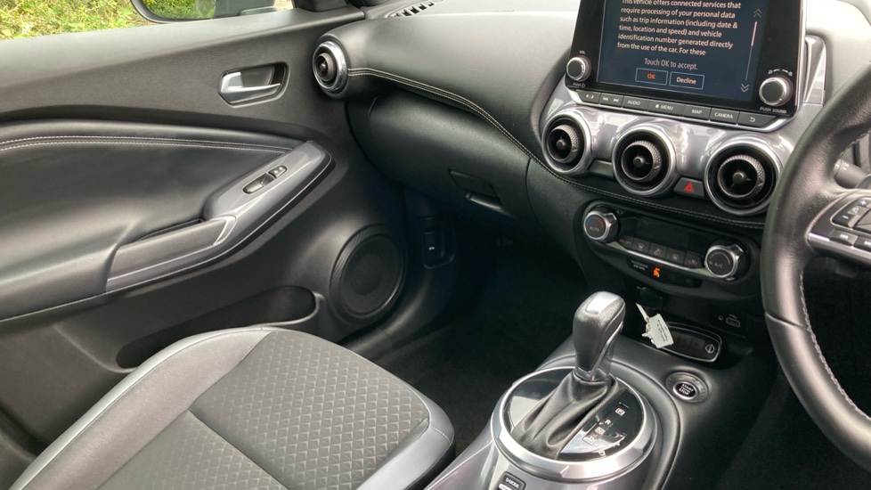 Nissan Juke 1.0 DiG-T 114 N-Connecta 5dr DCT Petrol Hatchback - Image 14