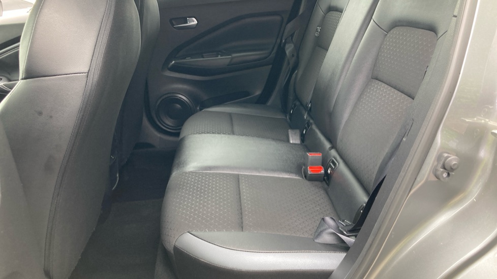 Nissan Juke 1.0 DiG-T 114 N-Connecta 5dr DCT Petrol Hatchback - Image 16